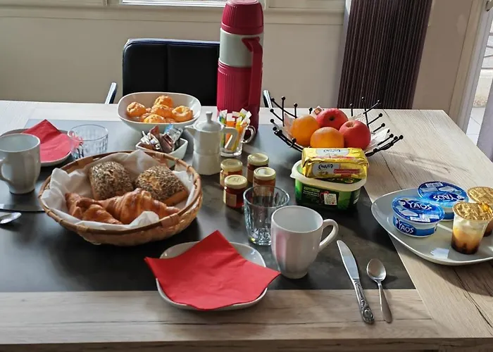 - D'hôtes L'occitania Couette-café 3*